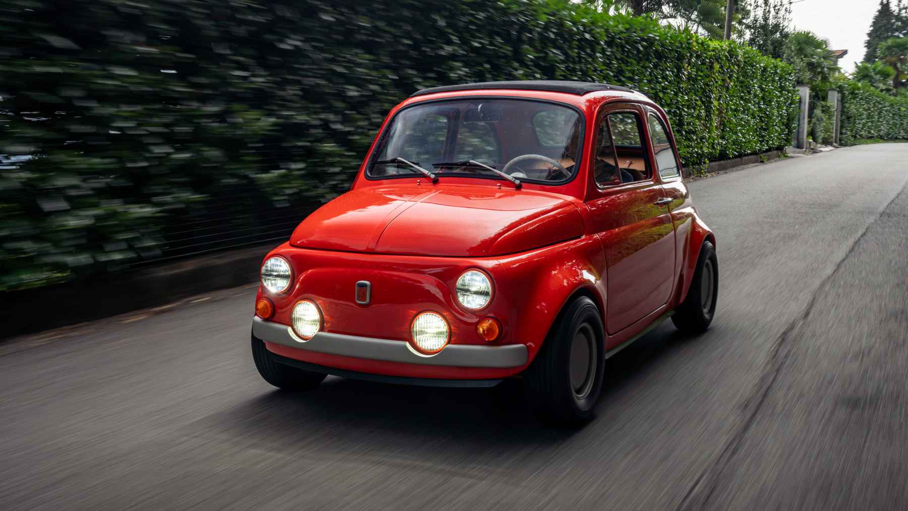 Este Fiat de los años 70 ha estado abandonado durante 25 años y ahora es el mejor Cinquecento que se puede comprar en 2026