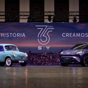Seat 600 y Cupra Raval en aniversario de Seat S.A.