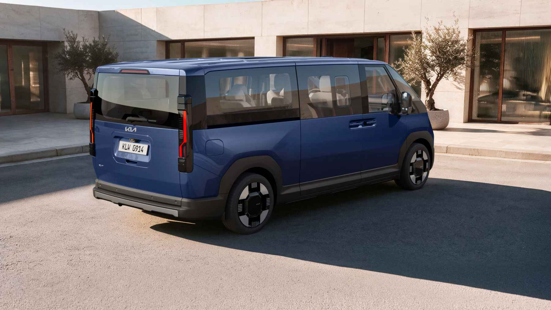 Kia presenta su furgoneta grande y la llama PV7: 268 CV, 420 Nm, 800V y espacio para 11 ocupantes dependiendo del mercado