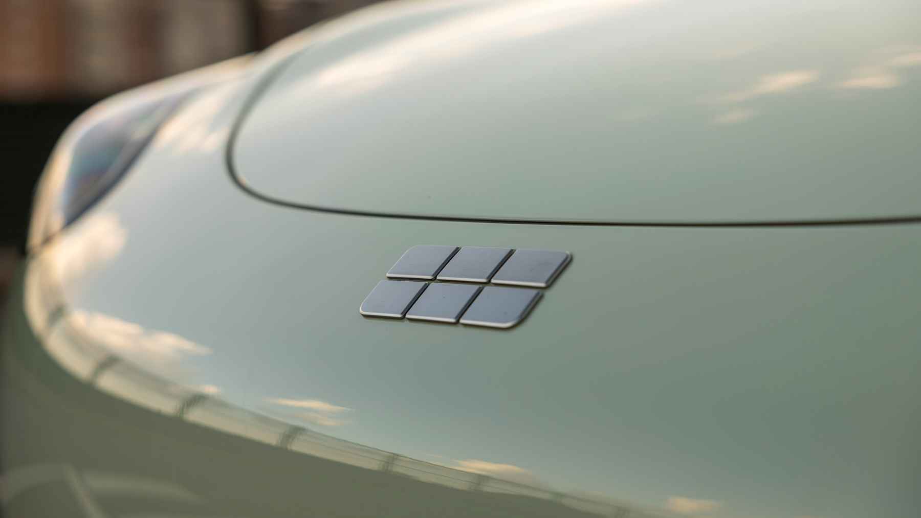 Geely, la dueña de Volvo, Lotus y Polestar, sale de compras y se queda con el 30% del negocio de intercambio de baterías de Nio