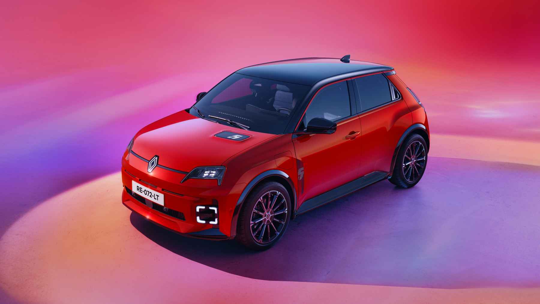 El Renault que está triunfando, se actualiza: novedades en Renault 5 de cara a 2027 con mayor autonomía y más tecnología