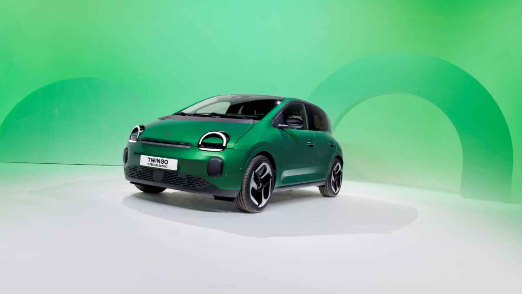 El Agosto más caliente para las ventas de coches desde la pandemia: un 11,8% más, modelos que crecen un +64.000% y marcas chinas que se consolidan