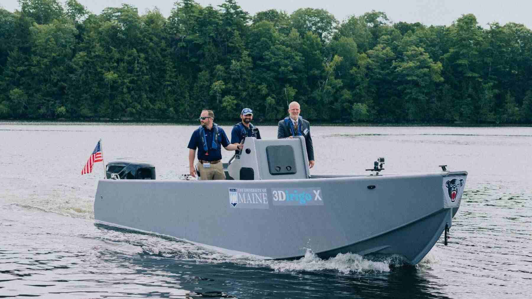 9 metros, 40 nudos y sin moldes: la Universidad de Maine imprime en 3D el barco del futuro