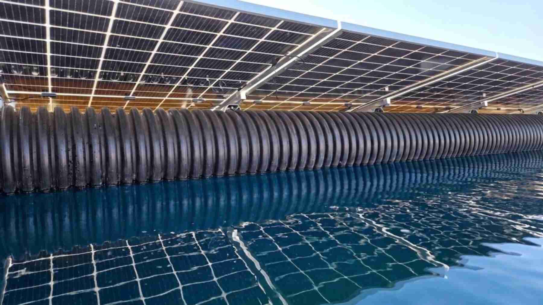 20% más de electricidad al mismo coste: Airon es el seguidor solar flotante que adapta la tecnología de seguimiento horizontal al agua