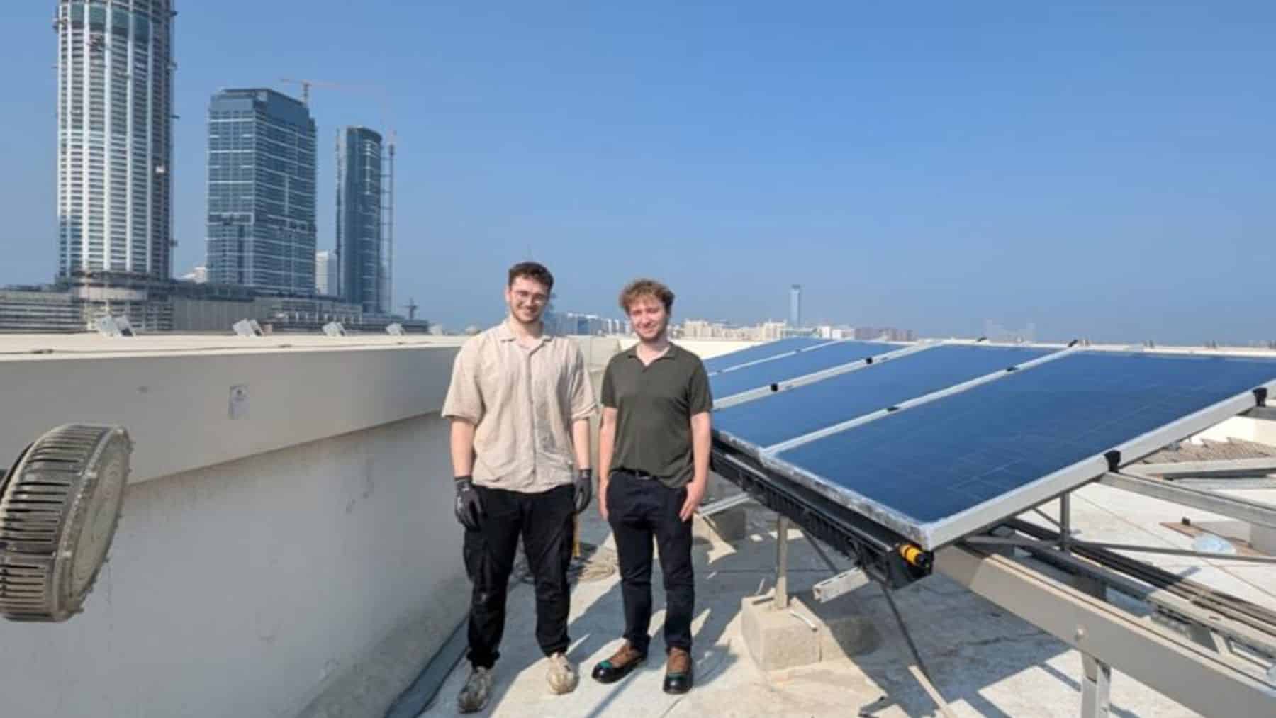 17,5% más de energía en Edimburgo y 19% en Dubái sin una sola pieza móvil: SolarSub levanta 1,34 millones para llevar su refrigeración pasiva de paneles solares a la producción en serie