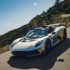 Aston Martin Valhalla Spider dinámico