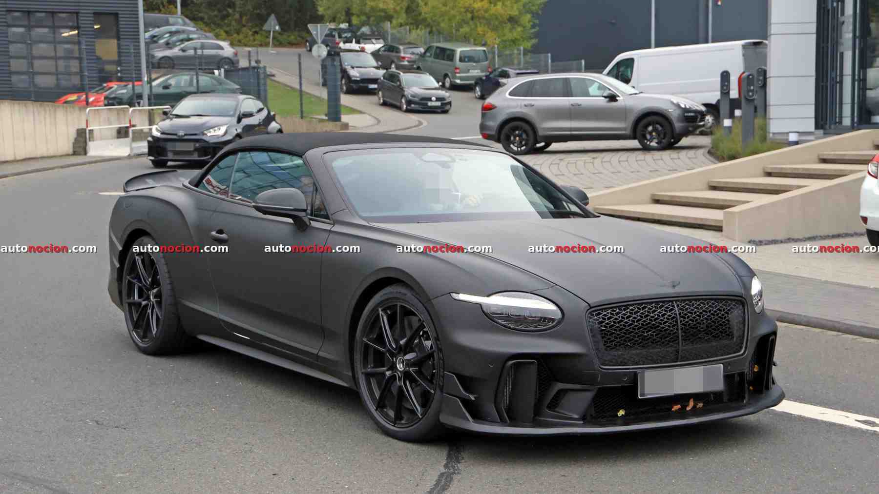 Cazado en Nürburgring: el Bentley Supersports Convertible de pruebas y camuflado que estará limitado a 500 unidades, con motor V8 de 666 CV y mucha fibra de carbono