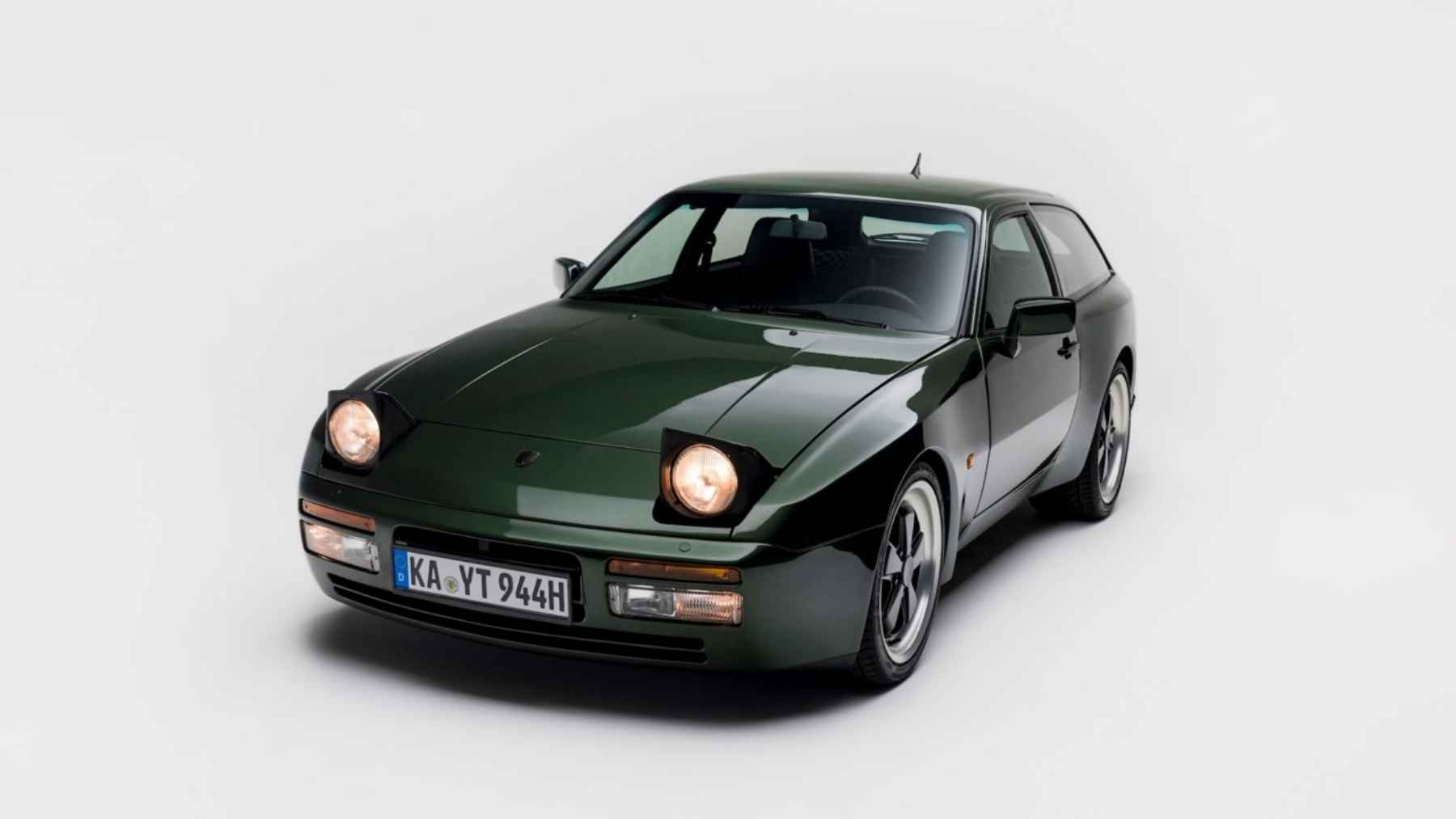 CarPoint GT-K44: el Porsche 944 que siempre quiso ser shooting brake y ahora llega por 100.000 euros + coche donante