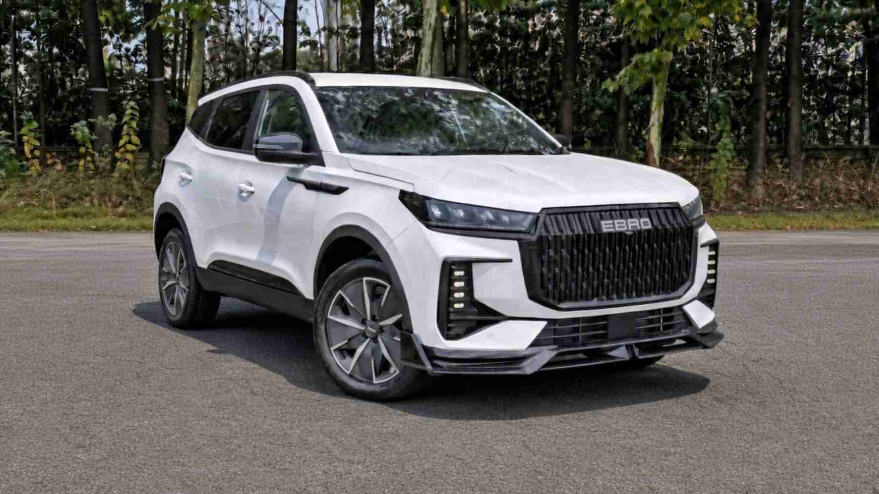 El Ebro s400 estrena una nueva versión híbrida con etiqueta ECO más potente: motor 1.5 TGDI de 224 CV y 5,3 litros a los 100 km para plantar cara a Toyota