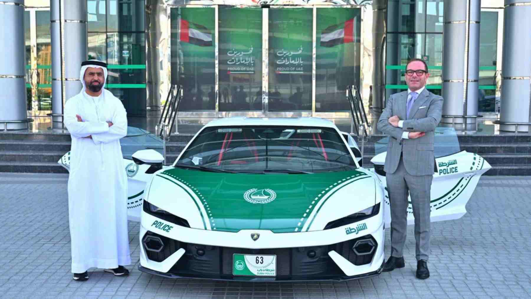 Un Lamborghini Temerario de 920 CV es la última incorporación al garaje de la Policia de Dubái: de 0 a 100 en 2,7 segundos… pero no servirá para perseguir «a los malos»