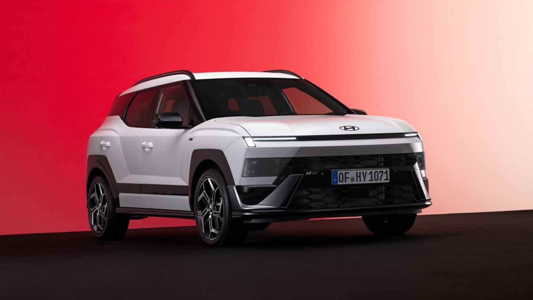 Asientos traseros reclinables y calefactados en un SUV de 4,2 metros: así es el nuevo Hyundai BAYON, el primer SUV híbrido con levas que ajustan la frenada regenerativa a tu gusto