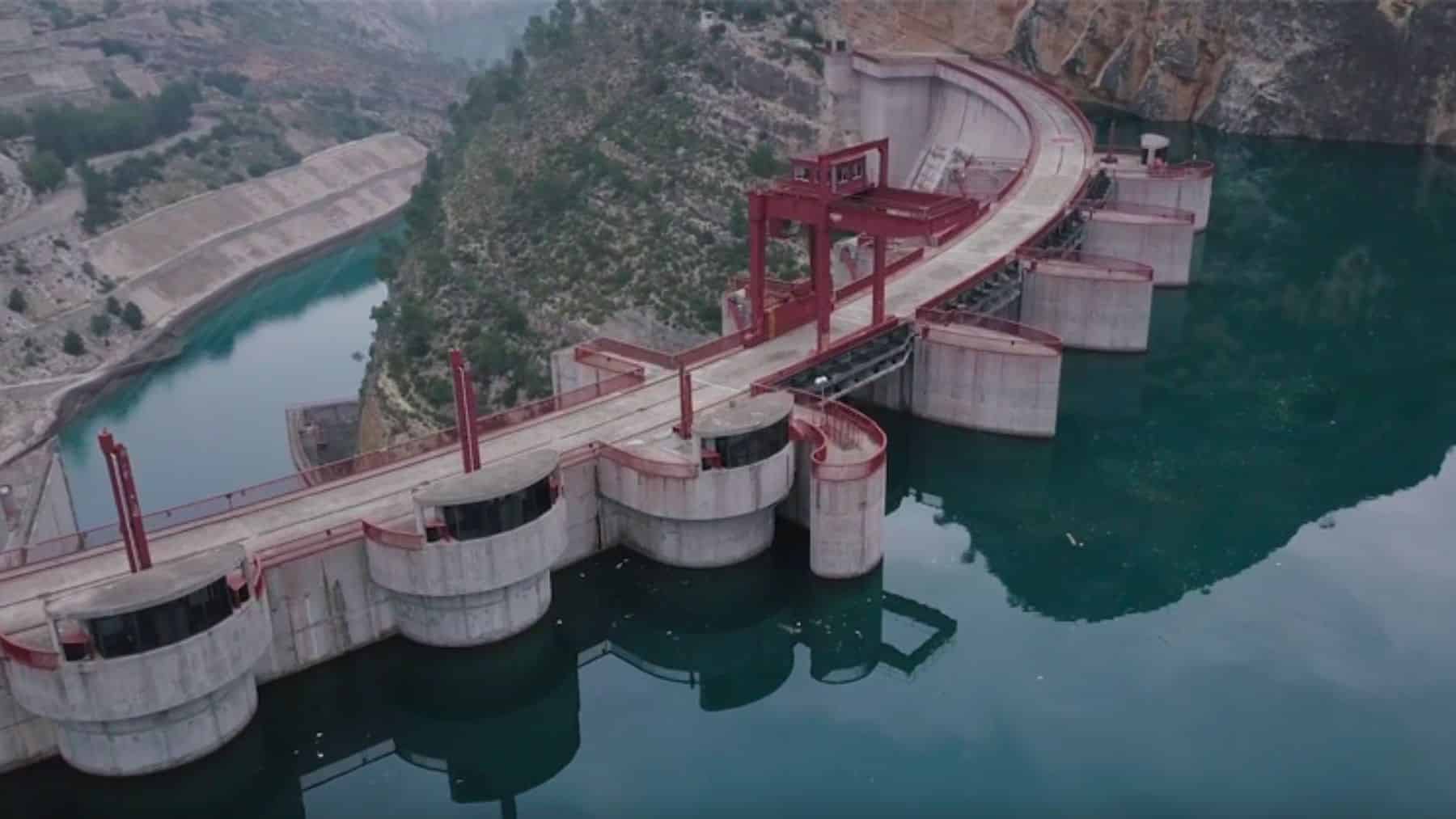 24 GWh, 1.500 MW y 16 horas seguidas de electricidad: la mayor batería de Europa está en Valencia, esconde siete grupos de generación bajo una montaña y funciona con agua y gravedad