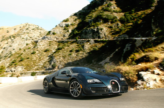 A Bugatti todavía le quedan muchos Veyrons por vender