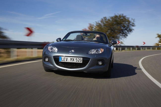 Mazda MX-5 Facelift: Aspecto mejorado, agilidad avanzada