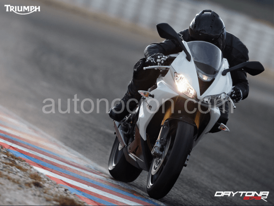 Presentada la nueva Triumph Daytona 675R en circuito 02