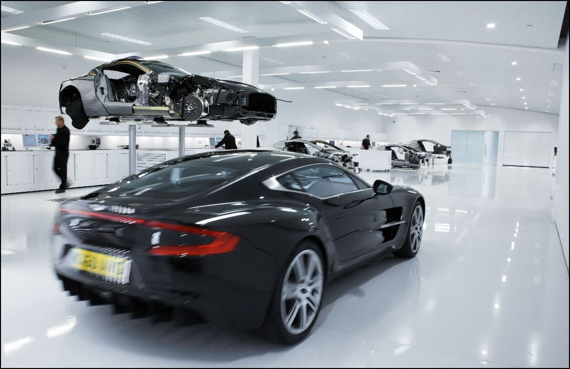 Megafactories presenta el Aston Martin One77