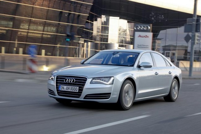 Llega la versión híbrida y el nuevo motor 4.0 TFSI en el Audi A8