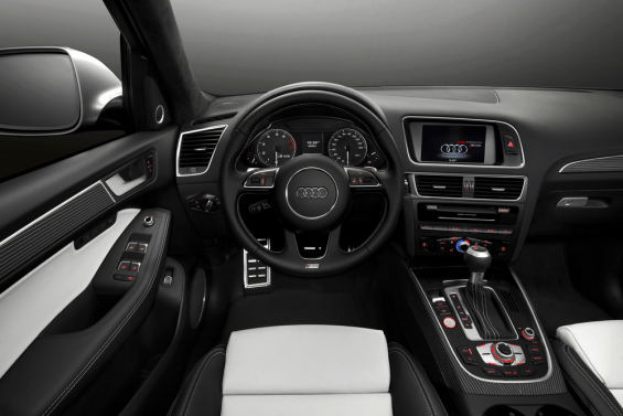 audi sq5 3.0 tfsi interior