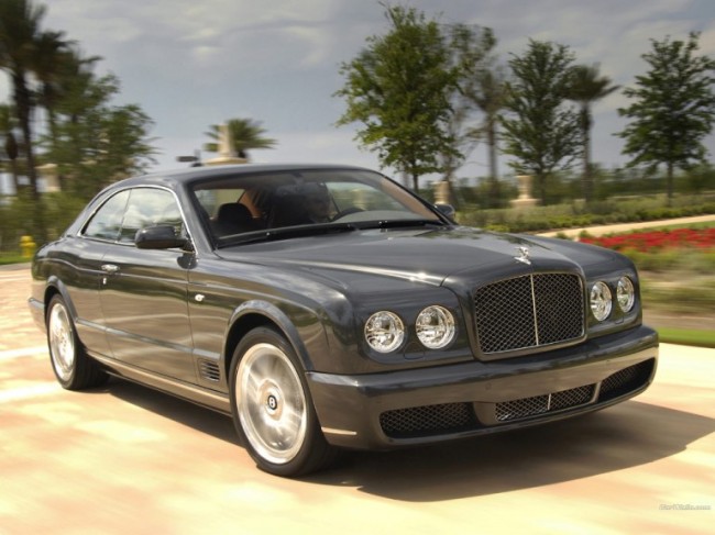 Bentley Brooklands: momentos y momentos