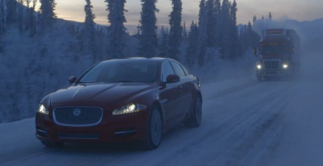 Un paseo por el ártico a los mandos de un Jaguar XJ AWD