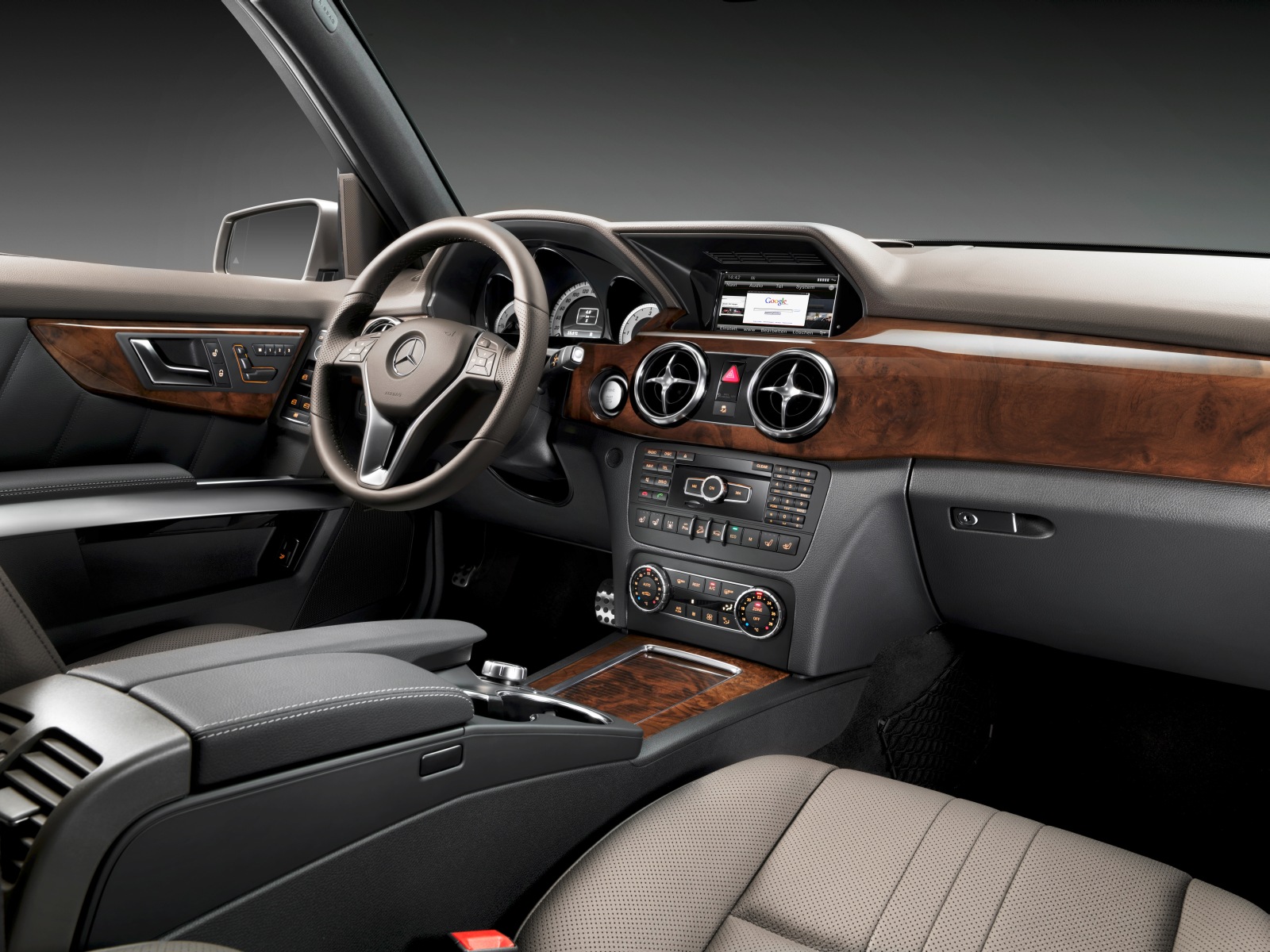 Llega el restyling para un SUV nuevo MercedesBenz GLK