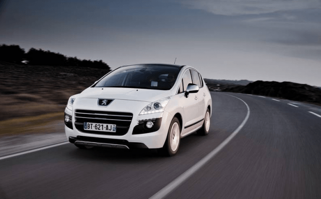 Un Peugeot HYbrid4 por 200 euros al mes