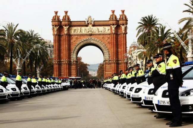 La Guardia Urbana de Barcelona se pasea en Seat